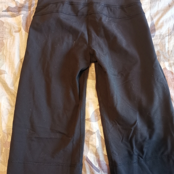 Lululemon crop pants - Picture 3 of 3